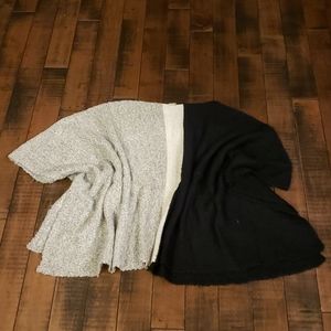 Echo knitted poncho cape. O/S